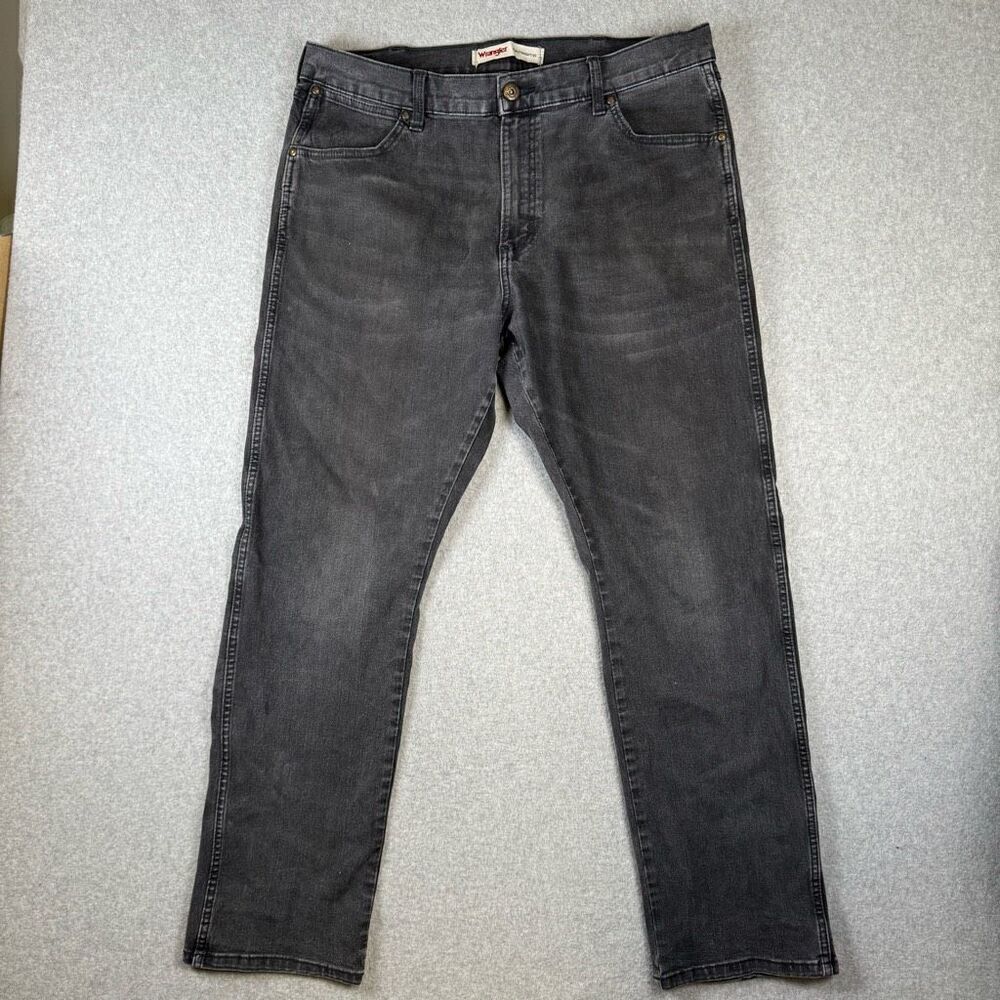 Wrangler Mens Size 38x32 Slim Straight Leg Denim Jeans Black Pockets